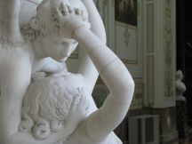 800px-Antonio_Canova-Cupid's_Kiss-3-Hermitage
